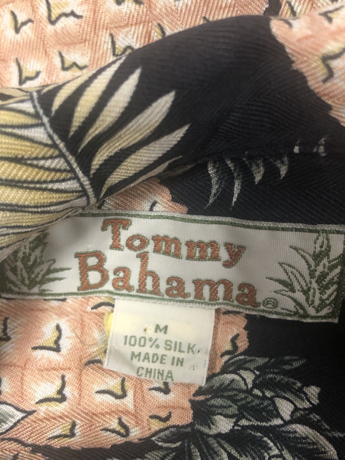 Tommy Bahama Mens M Shirt Silk Pineapple Hawaiian Casual Short Sleeve Black Tan