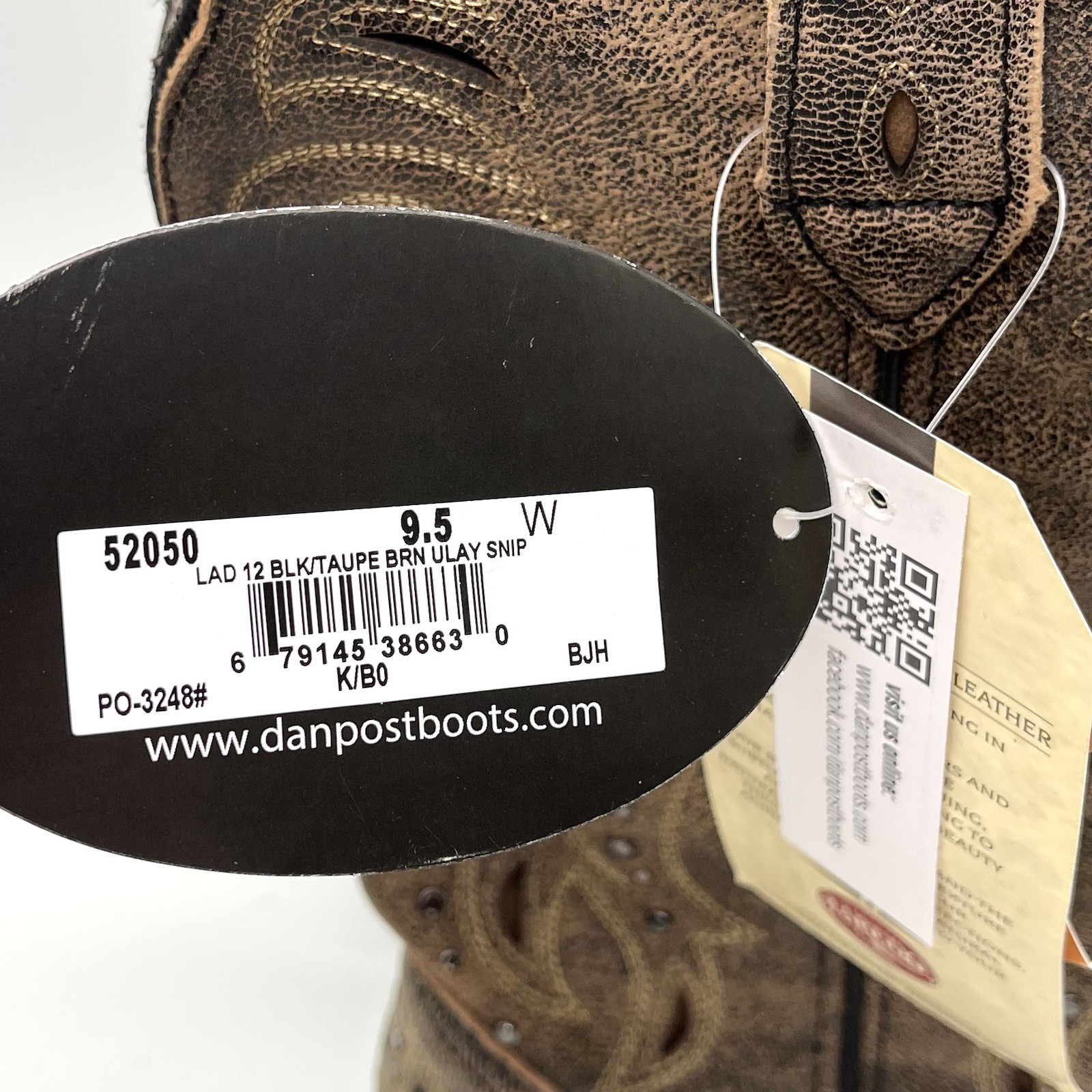 Laredo Boots Women’s 9.5 Wide Western Snip Toe Studded Brown Distressed NEW