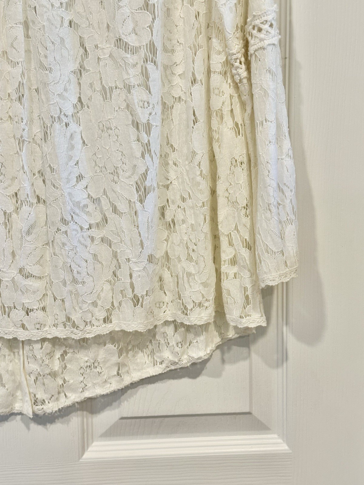 KAREN KANE Seascape Multi-lace Sheer Top Ivory Color Vneck Buttons Sz L $118 NWT