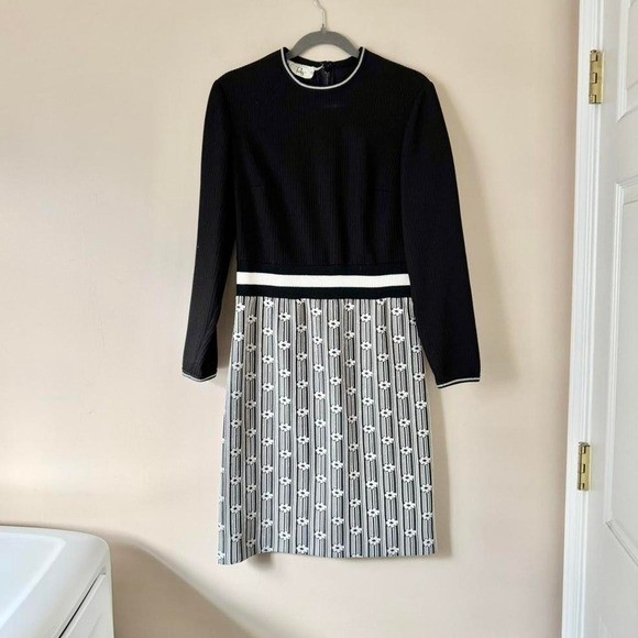 1960s black and white flower long sleeve dress ribbed knit small mod daisy