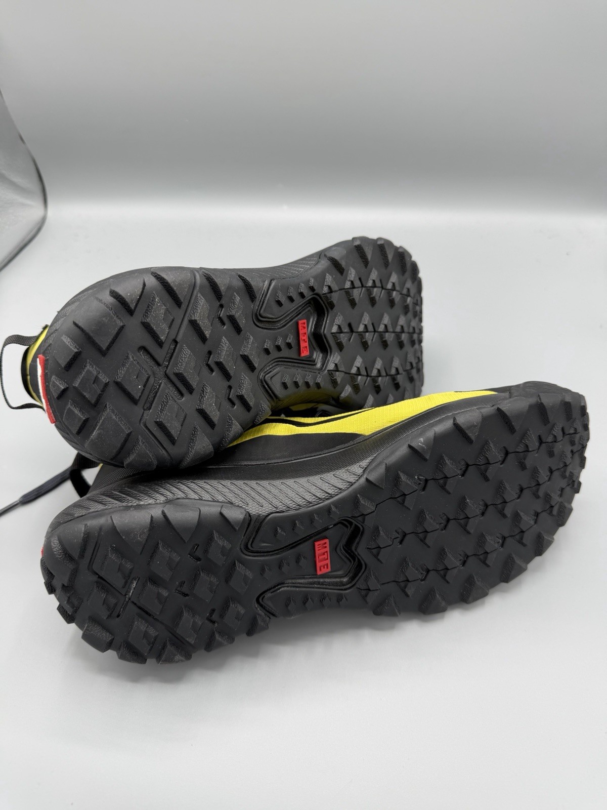 New With Box Vans MTE Crosspath Black/Yellow Hiking Trail Sneakers Mens