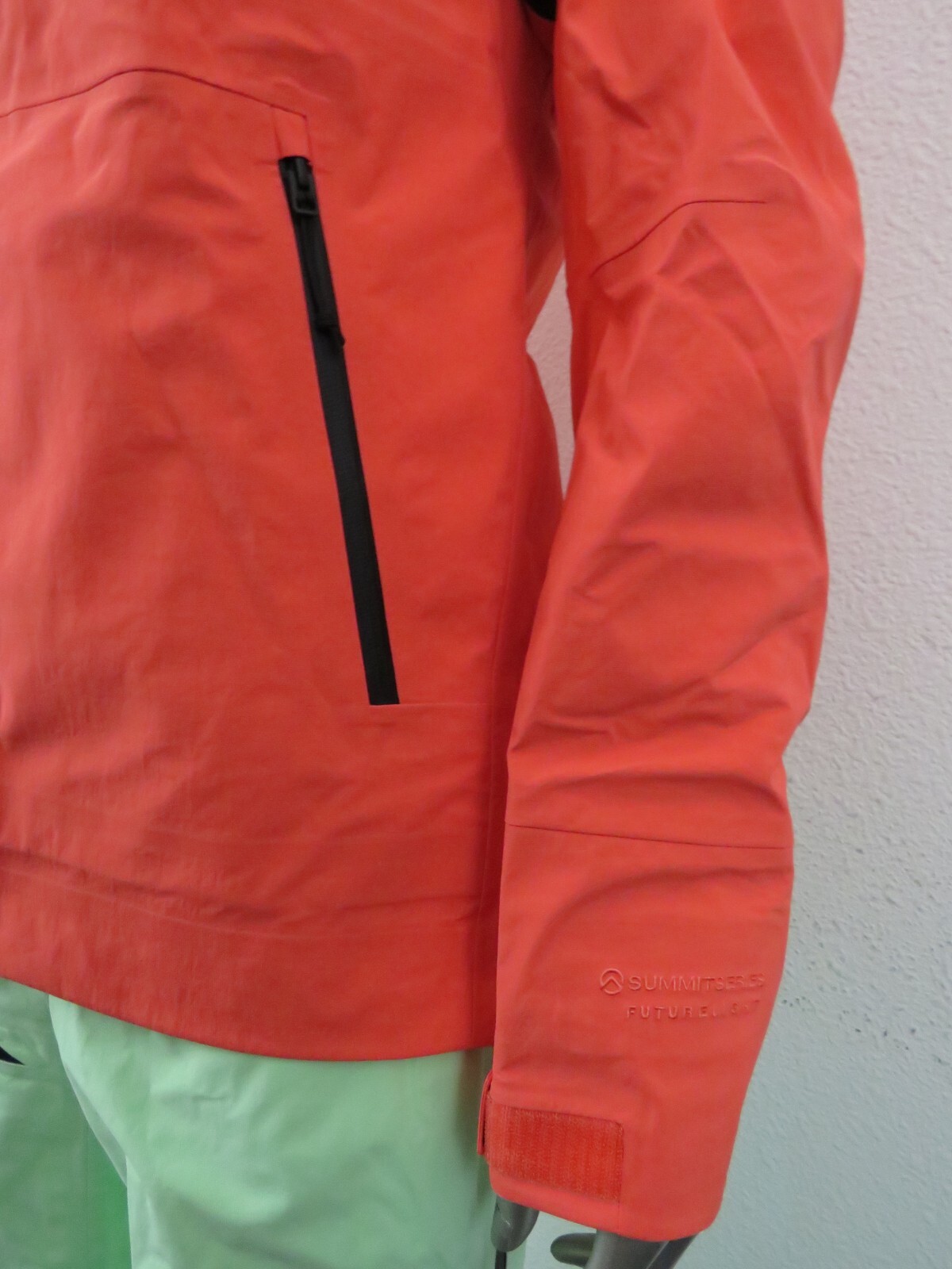 Womens The North Face Summit Chamlang FUTURELIGHT Ski Climbing Shell Jacket Oran