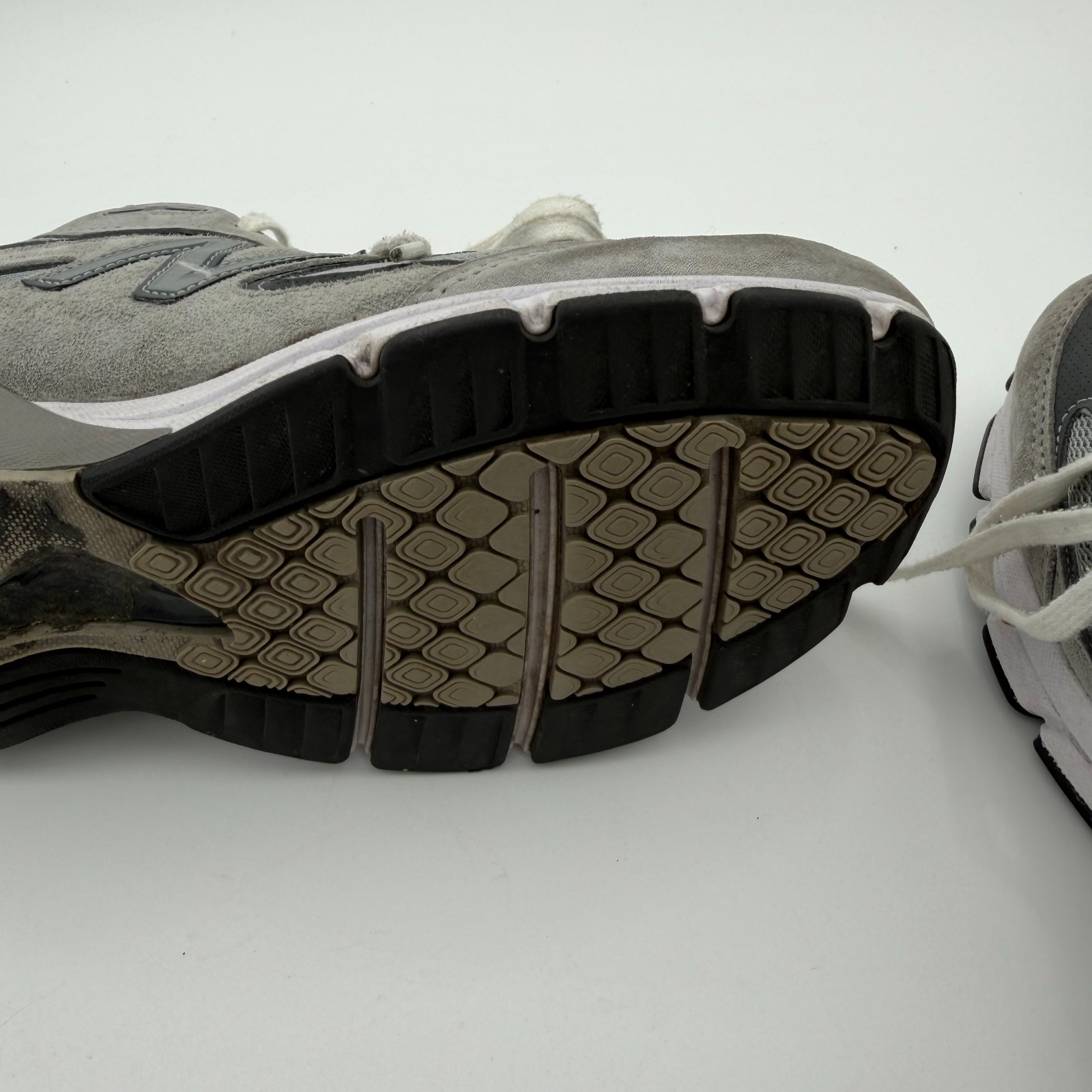 New Balance 990V4 Grey (U990GR4) – Size 10.5