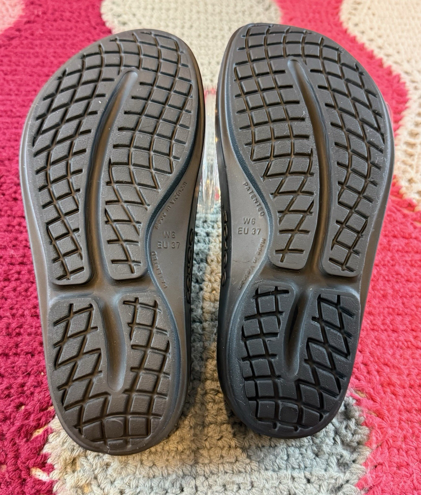 OOFOS Oolala Women’s 6 Purple Leopard Comfort Recovery Sandals Flip Flops Thongs