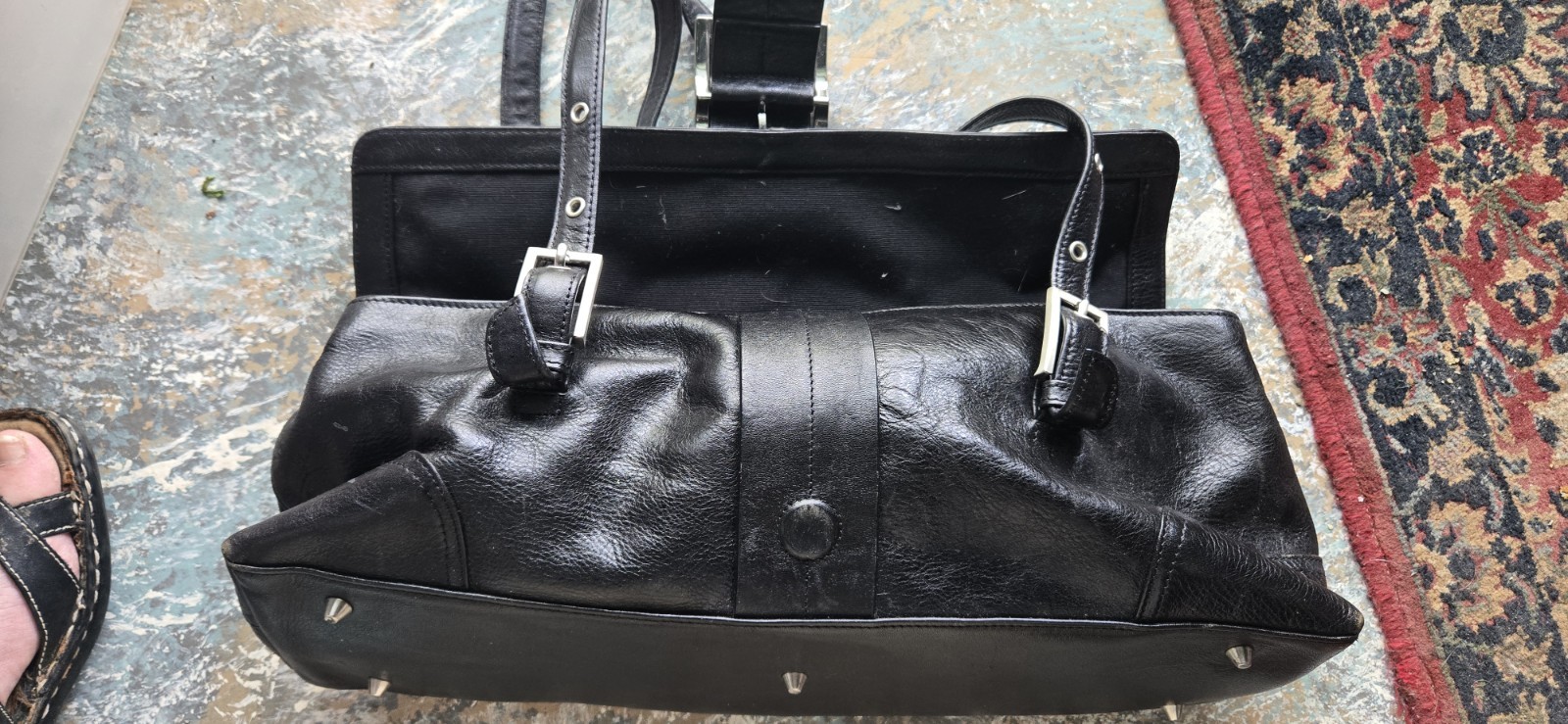 Kenneth Cole Leather Purse Shoulder Bag Black Silver Buckle Magnetic See Photos