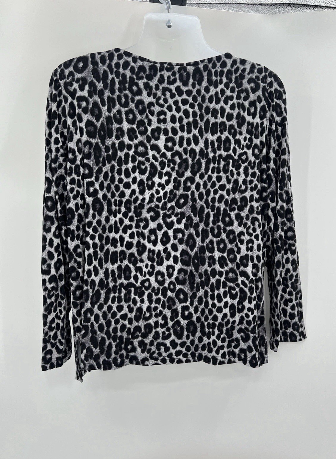 Mario Serrani Women’s Crew Neck Long Sleeve Black & Gray LeopardSize XL
