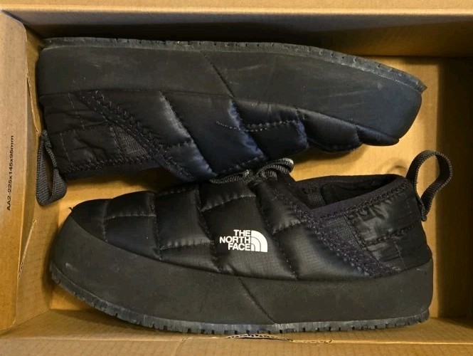 The North Face – Youth ThermoBall Traction Mule II – Black – Size 11K