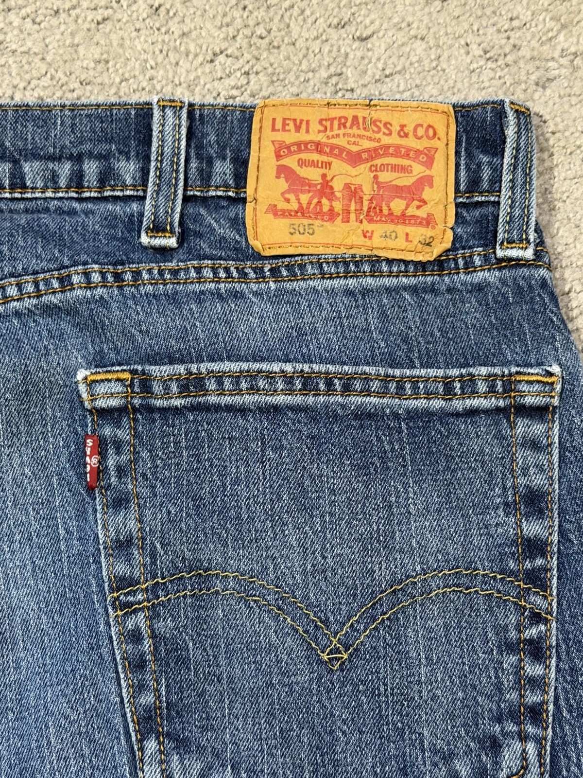 Levi’s Strauss 505 Regular Fit Jeans Blue Denim Medium Wash Pants Men’s 40×32