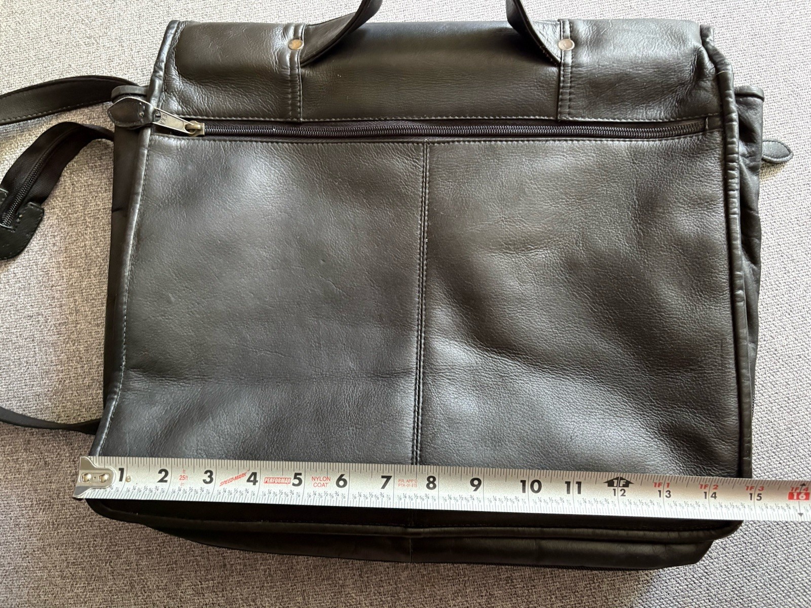 Vintage 90s Wilsons Leather Messenger Bag – Made in Colombia – Large Ring Detail