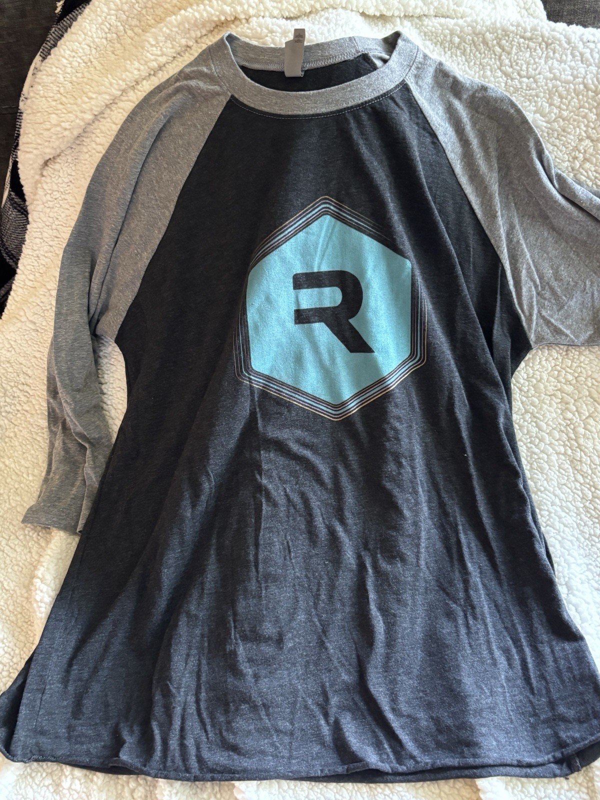 Revolution Cannabis Raglan Baseball Tee XL Navy Gray 3/4 Sleeve Logo NWOT