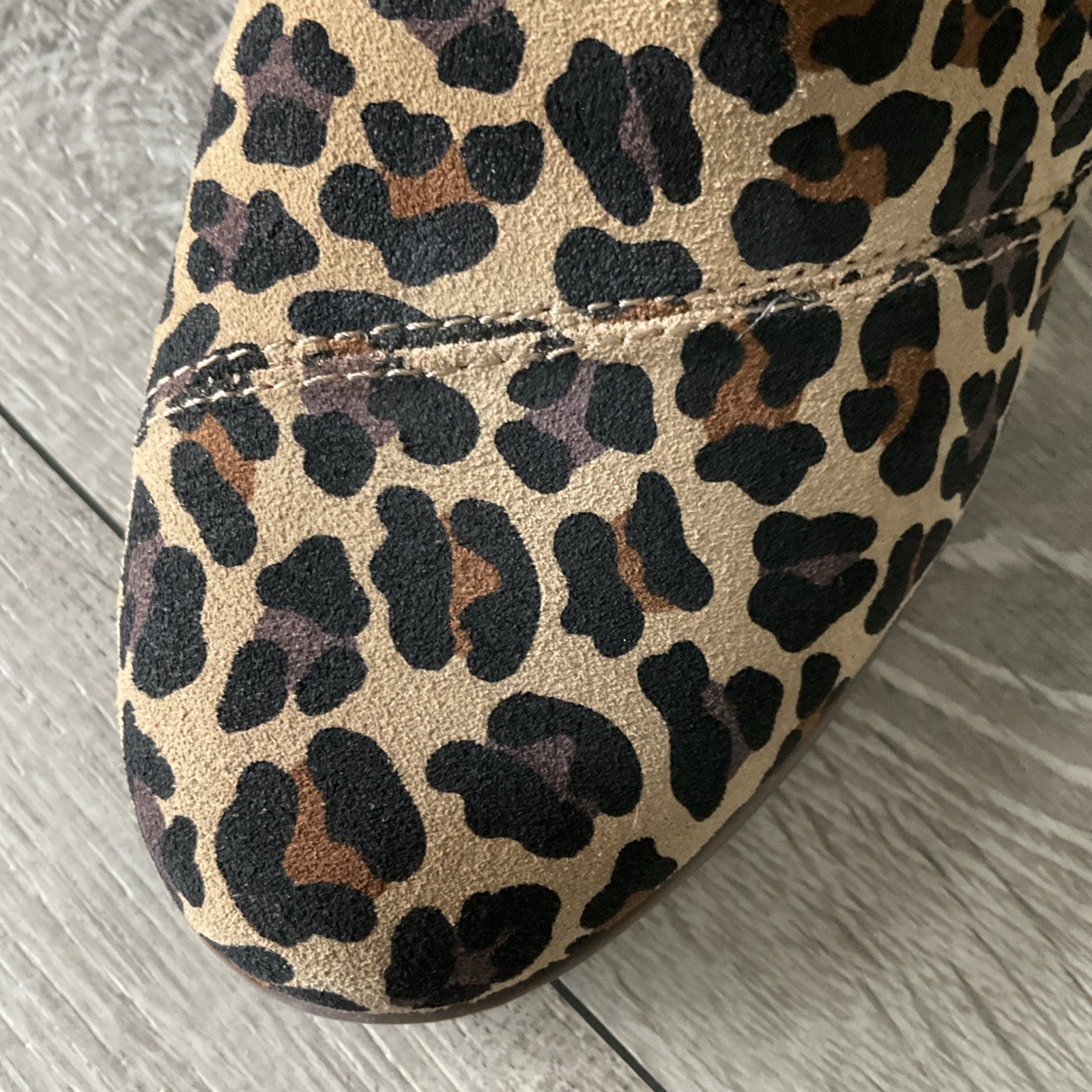 Toms Sadie Classic Leopard Print Suede Womens Sz 9 Zip Wedge Booties Ankle Boots