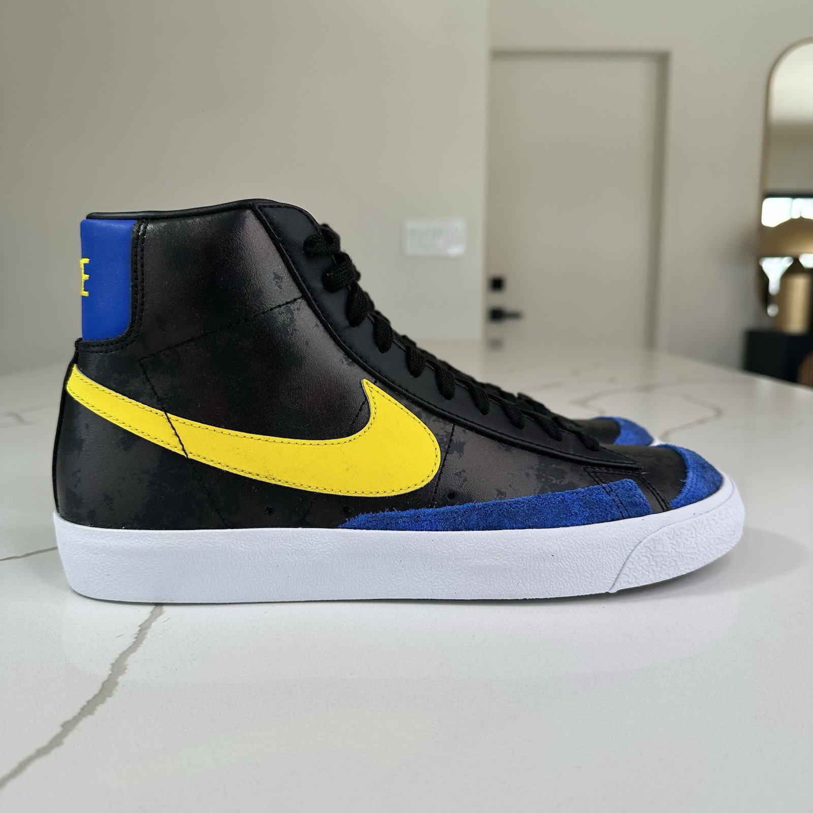 Nike Blazer Mid Peace, Love and Basketball Men’s Shoes Sz 9 (DC1414 001)