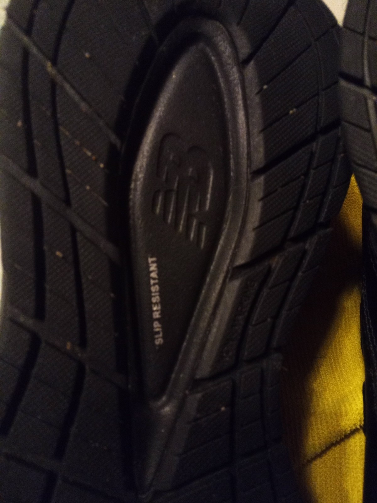 New Balance 608 Men’s Size 8.5 4E Black Leather Running Shoes