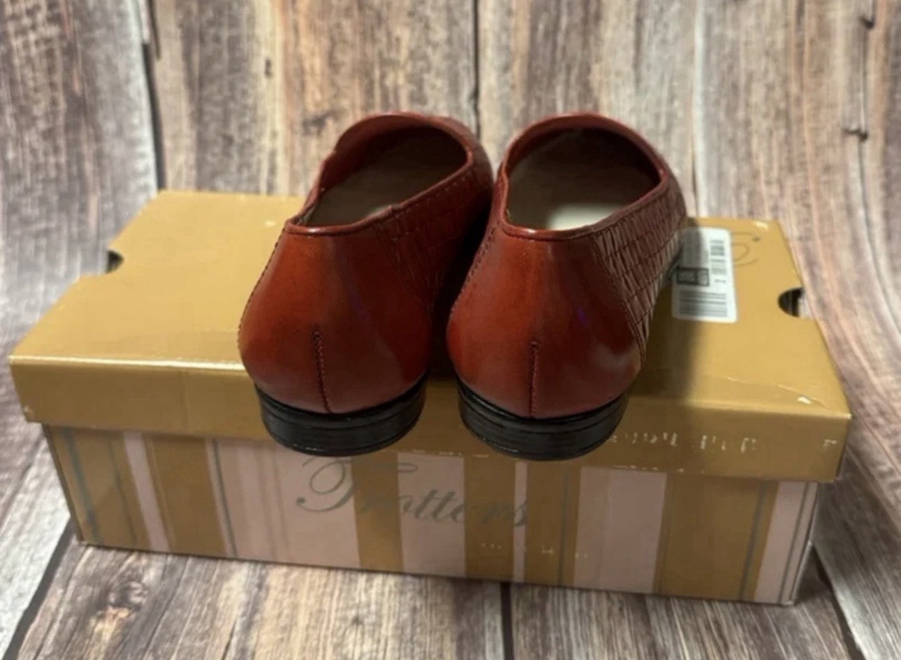 Preowned Trotters Red Woven Slip On Shoes Size 6.5W Item #PHK6949