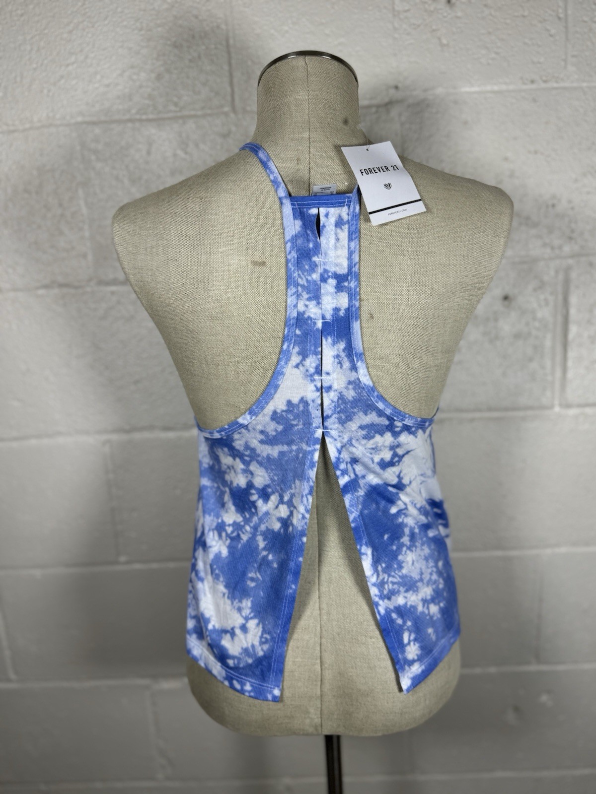 NWT Forever 21 Blue & White Tie Dye Split Back Tank Medium