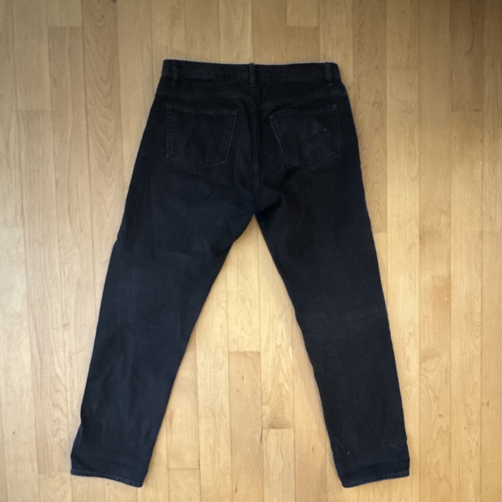 FRAME Men’s Black single knee stitch Mid Rise Button Jeans 32