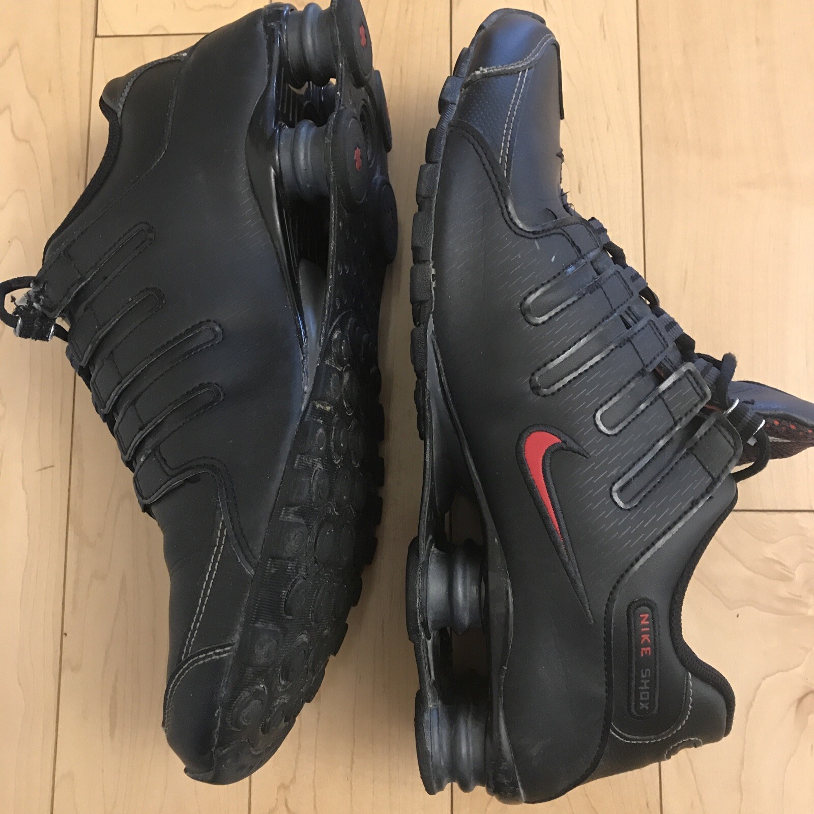 Nike Shox NZ Black Varsity Red Black Running Shoes 378341-017 Mens Sz 11 Rare