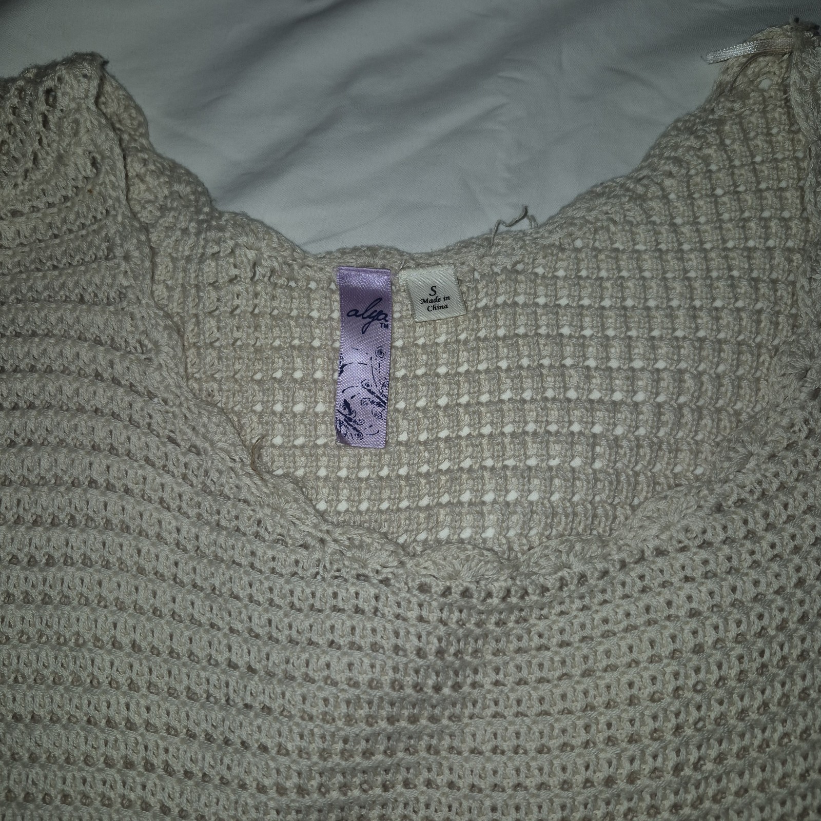 francesca’s Beige/Red Crochet Open-Knit Floral Sweater Scoop Neck Bell S