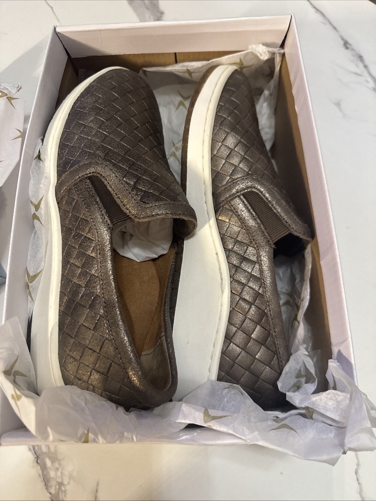 Aetrex Sneakers Women’s 7.5-8 Kenzie Bronze Brown Woven Leather Slip On