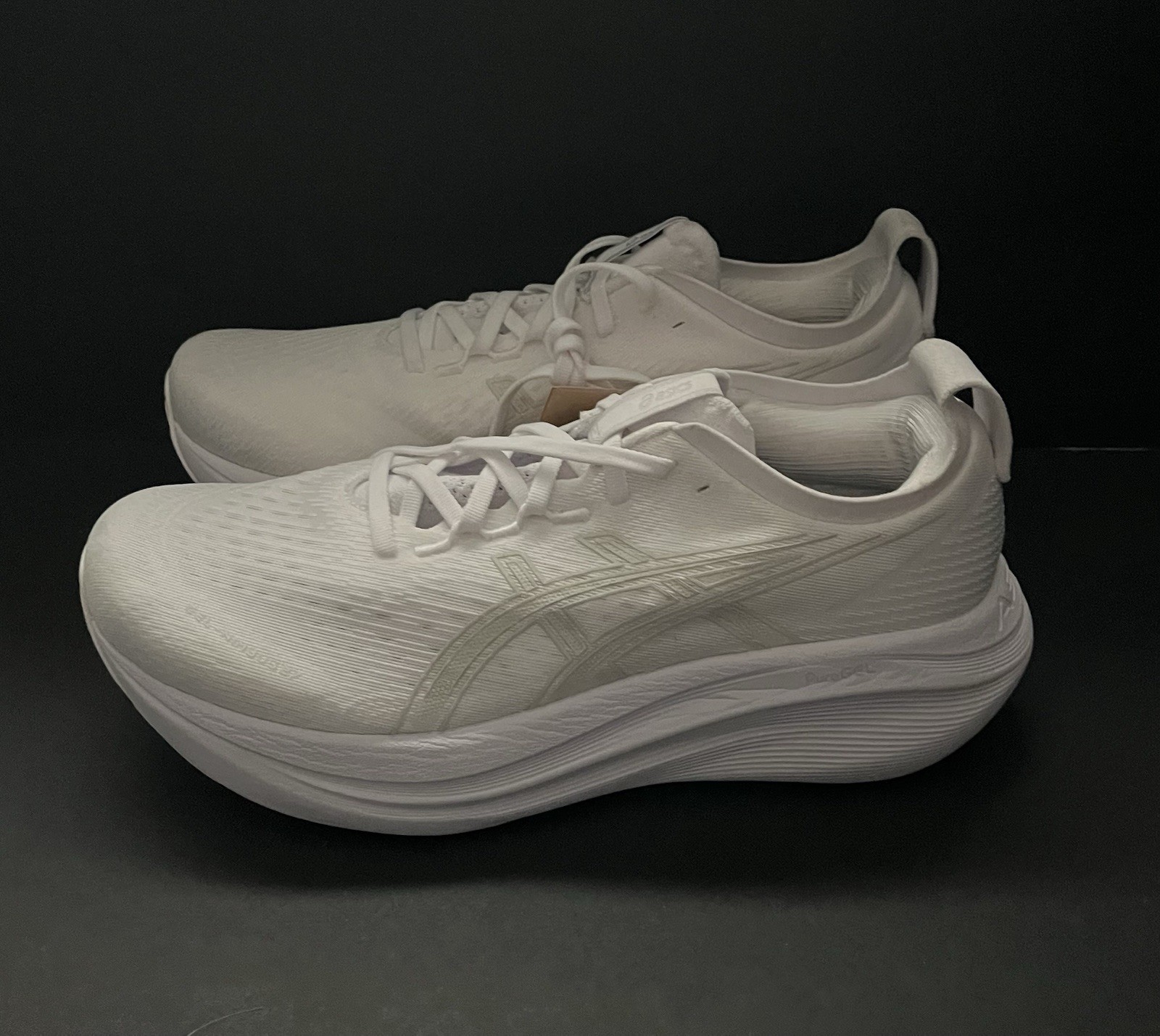 New W/tags ASICS Men’s GEL-NIMBUS 28 Running Shoes , Size US 9