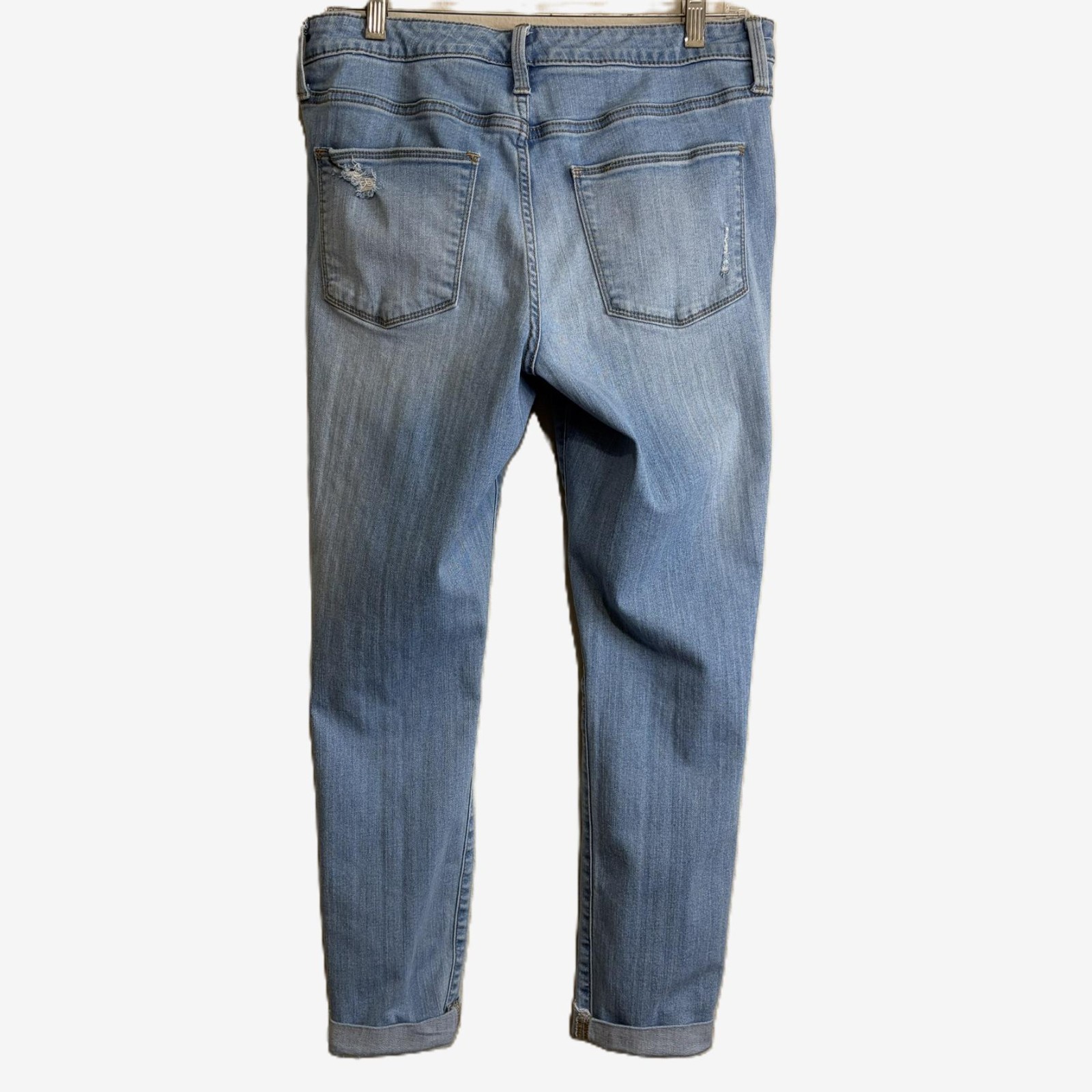 Universal Thread Women’s Mid Rise Skinny Jeans Distressed Light Wash 10 30R EUC
