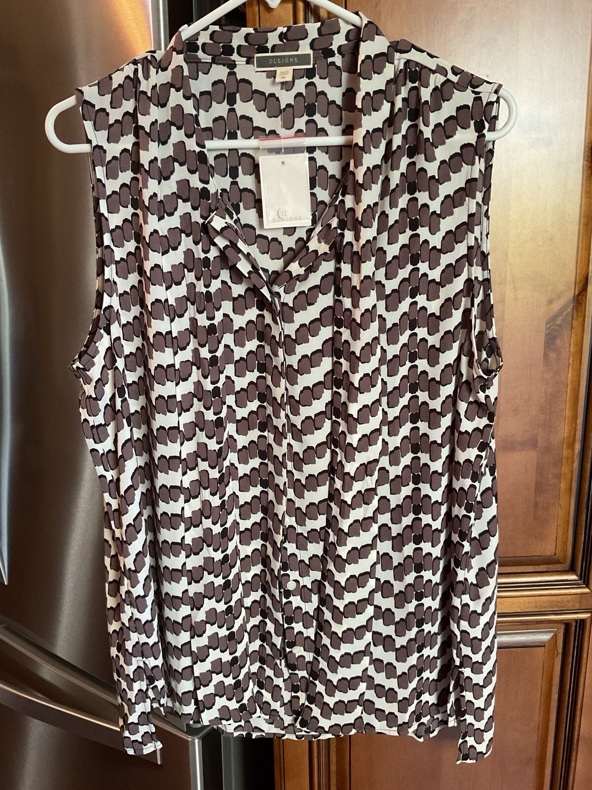 Pleione Women’s Semi Sheer Sleeveless Blouse Button Up Tie Size XL – FREE SHIP