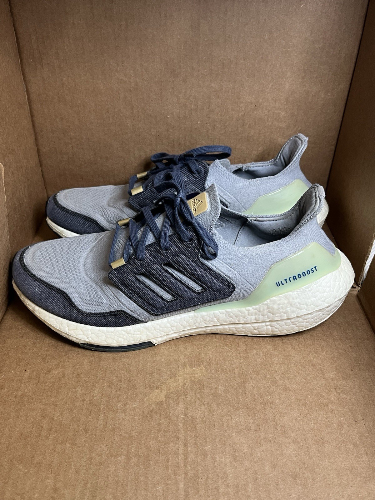 Adidas UltraBoost 22 Halo Silver/Shadow Navy/Linen Green GX9158 Men Size 9.5