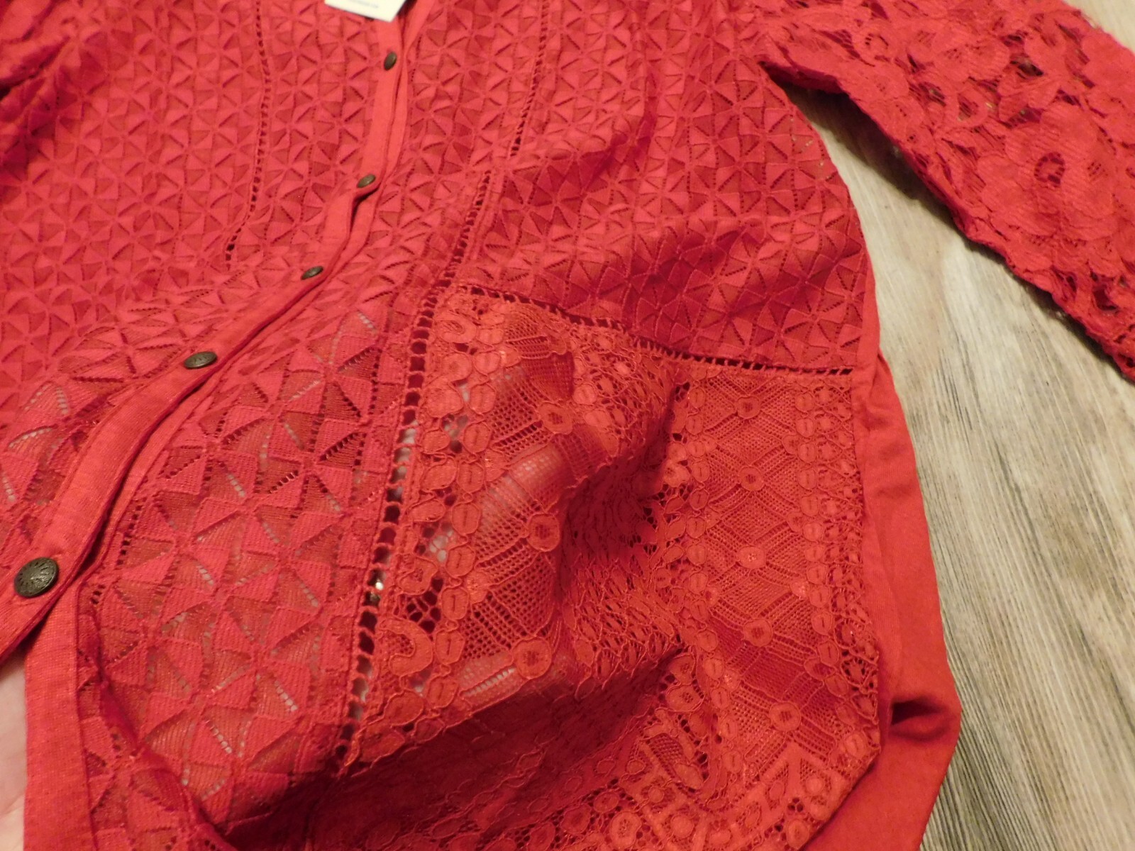 LUCKY BRAND RED LACE TOP SIZE MEDIUM NEW $59.5