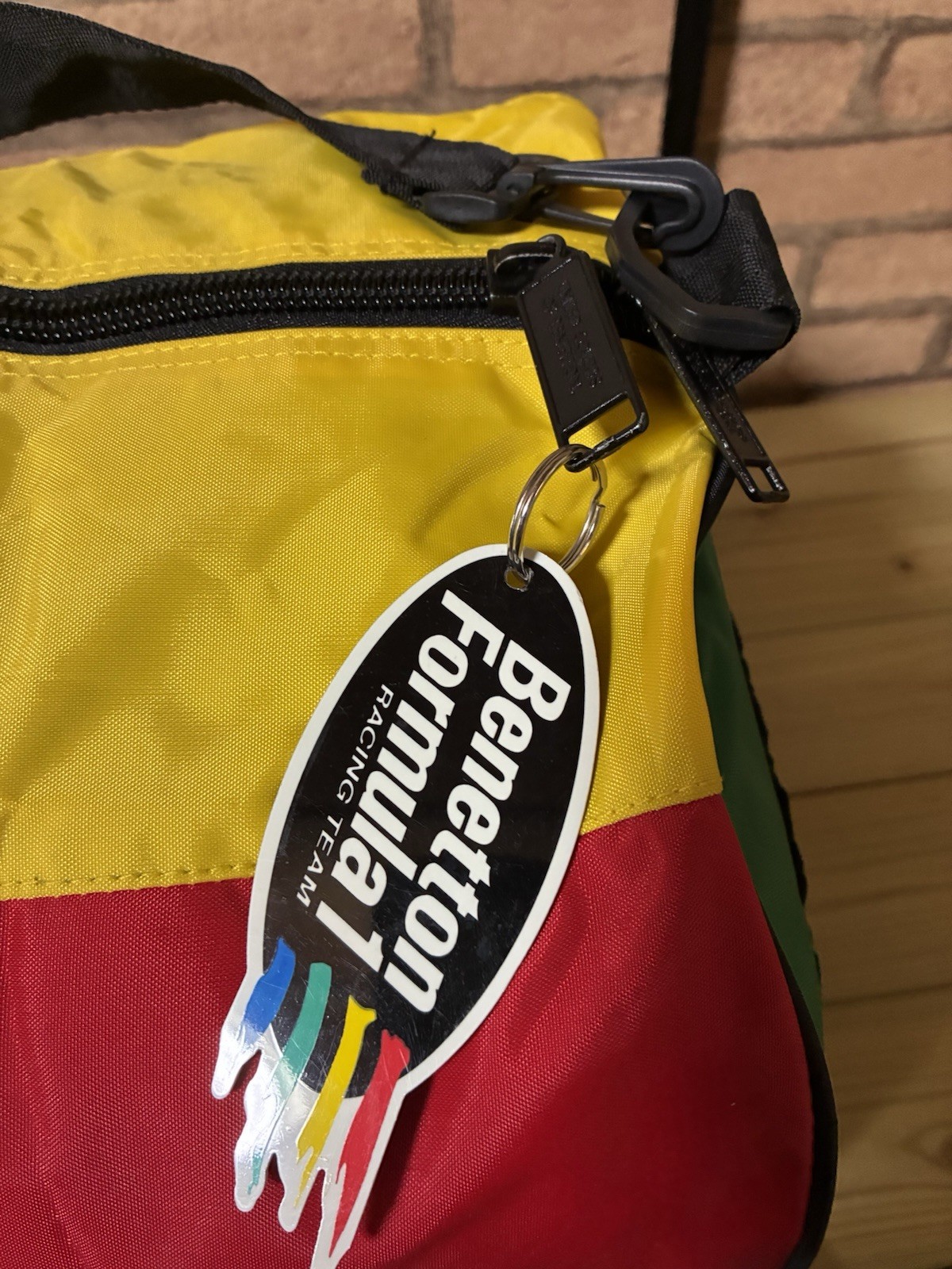 Benetton Formula 1 Racing Team Mobil Duffel Bag Vintage Size 24.8 x 13 x 12.6 in