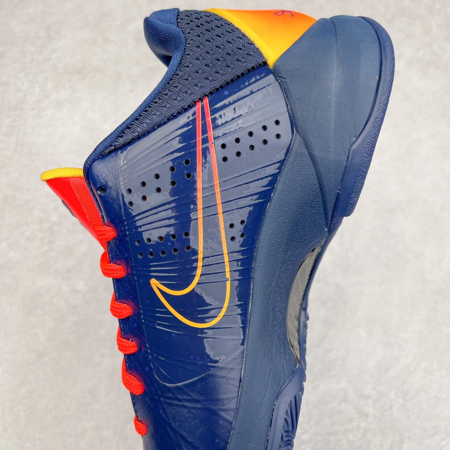 New NK Caitlin Clark x Kobe 5 Protro “Indiana Fever” IM3207-400 Athletic Shoes