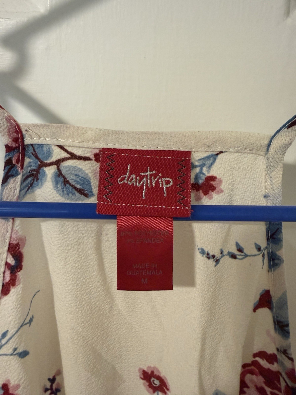 Daytrip Women’s M Ivory Red/Blue Floral V-Neck Spaghetti Strap Lace Cami