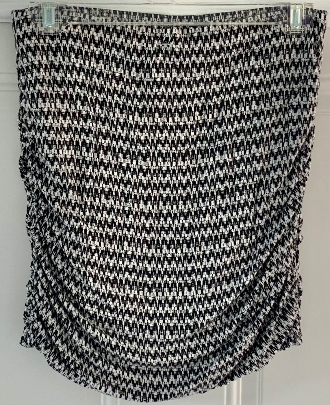 Women’s Aeropostale Chevron Mini Ruched Pencil Skirt Medium – Mid Thigh Length