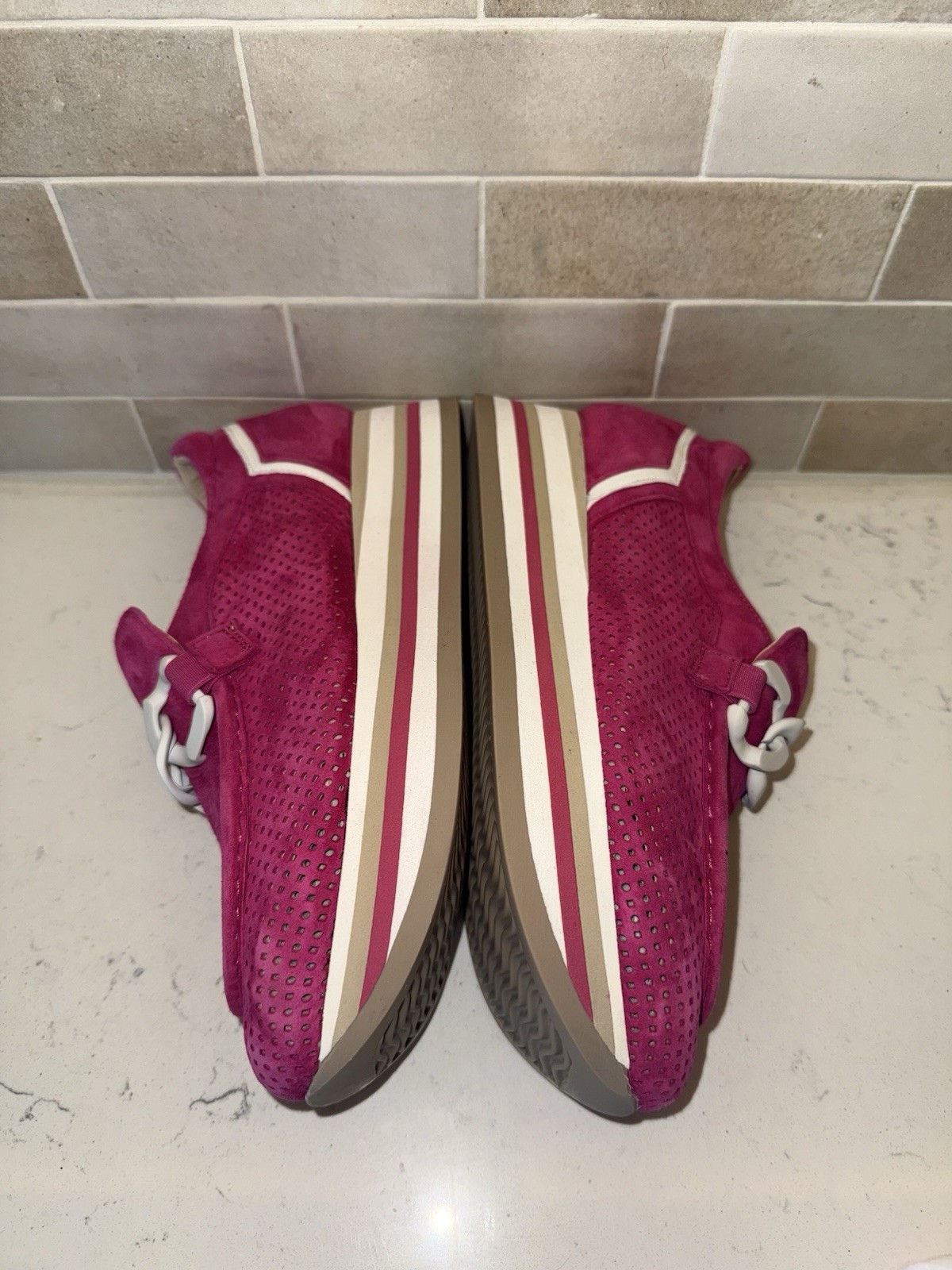 Softwaves Cadie Fuchsia Pink Chain Suede Slip On Platform Shoes EU 40 US 9-9.5.