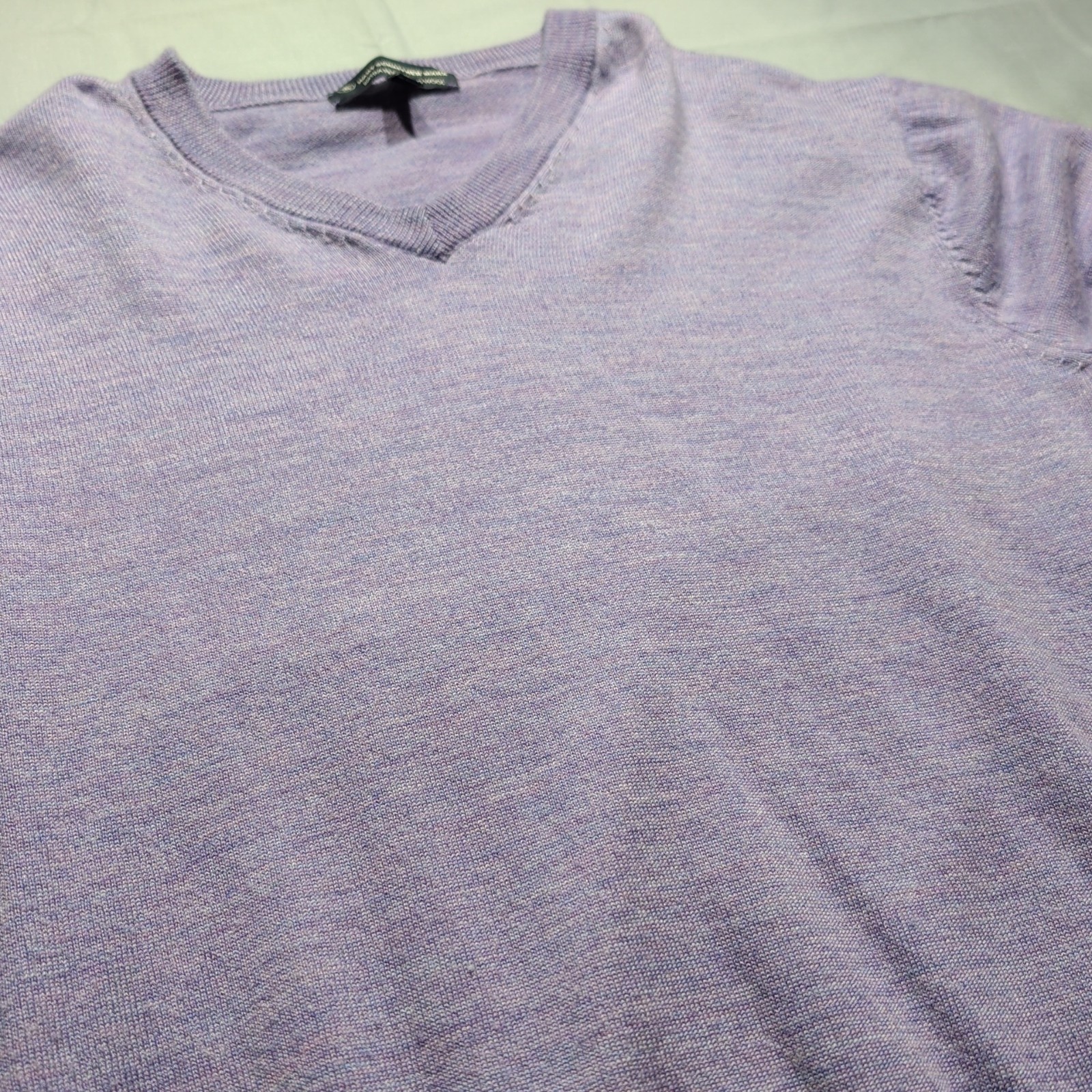Hart Schaffner Marx Men Sweater Lavendar Size Medium 100% Fine Merino Wool