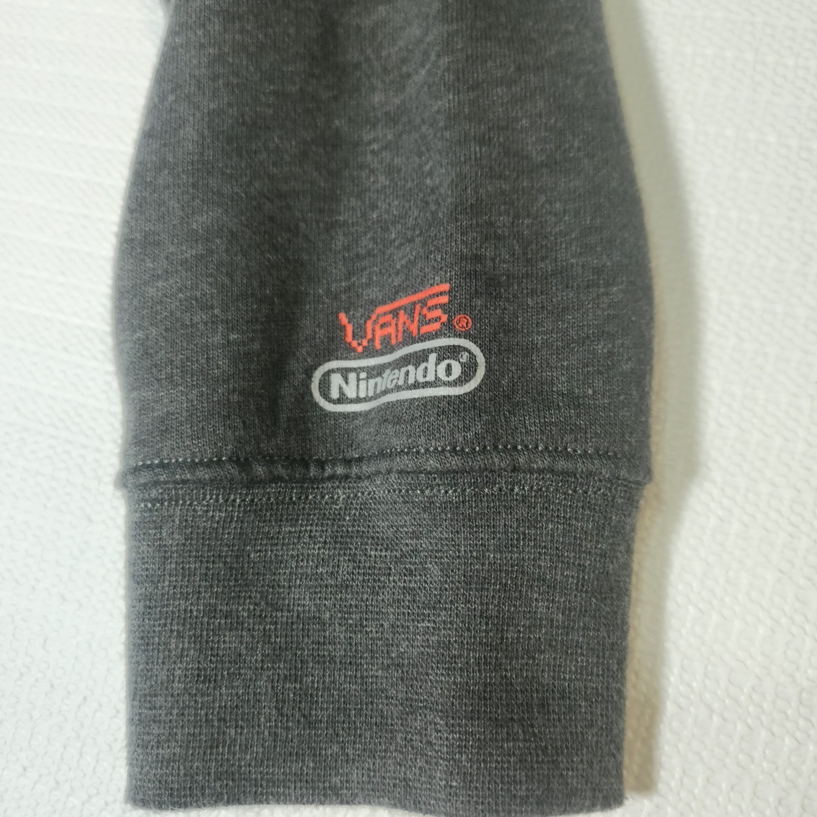 Vans Nintendo Super Mario Bros Sweatshirt Casual Sweater Pullover Medium