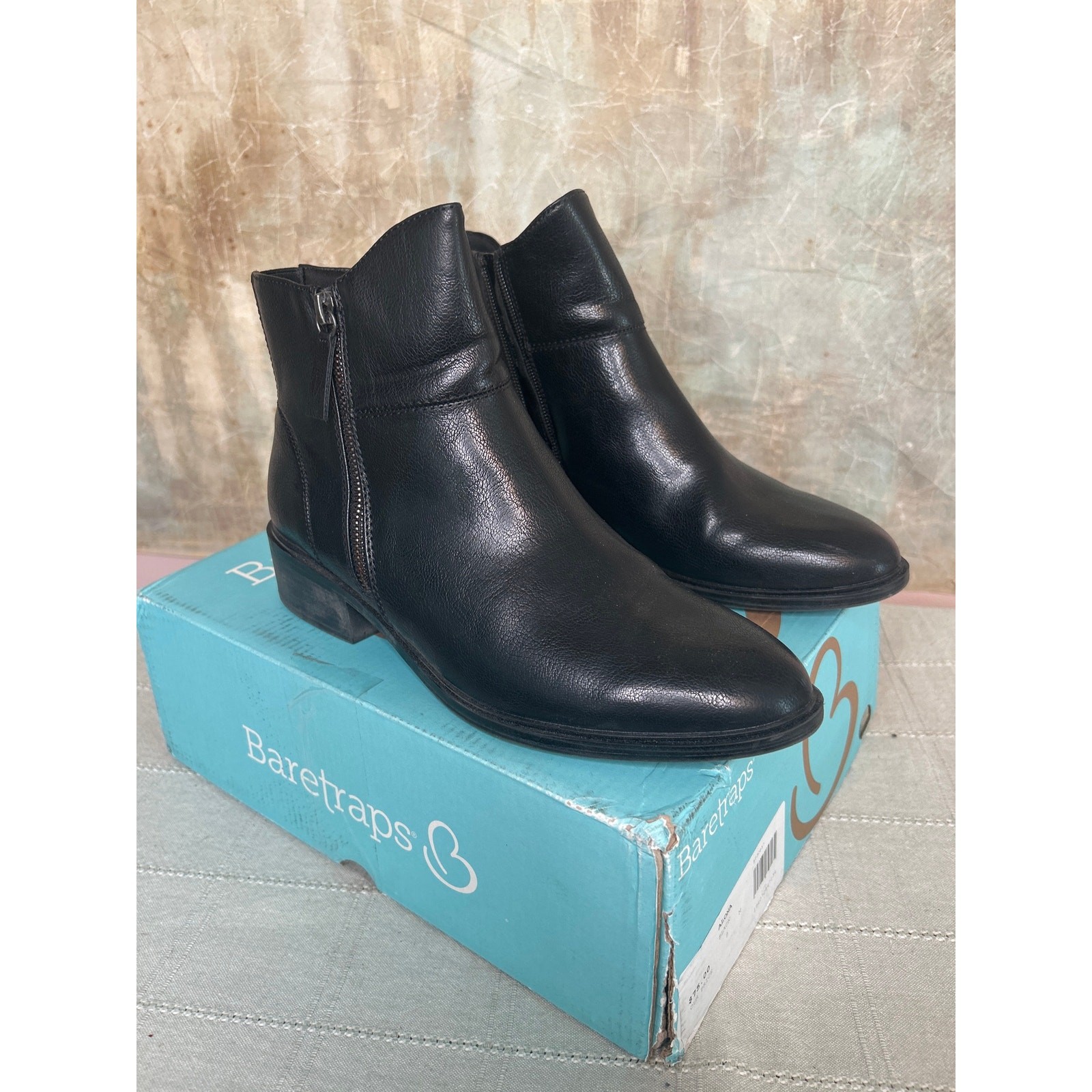 BareTraps Alona Women’s Black Block Heel Ankle Bootie Microfiber Footbed Size 9M