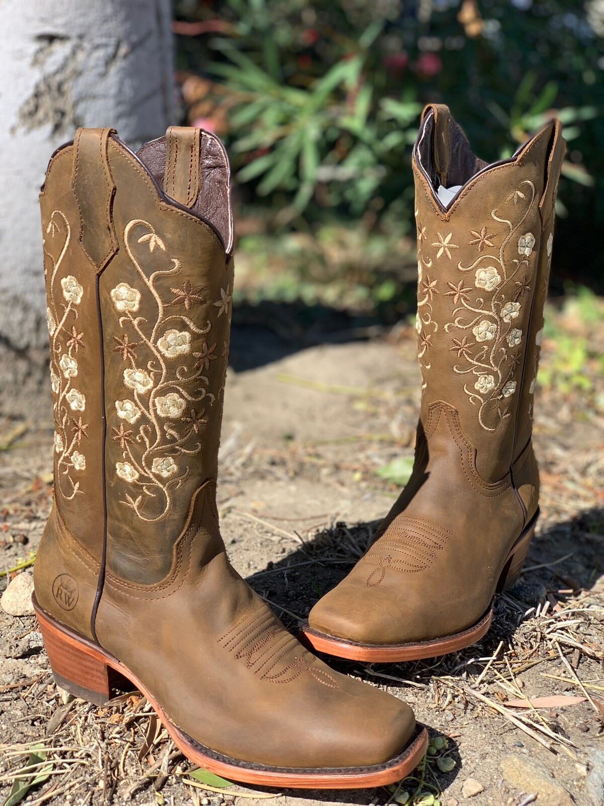WOMEN’S WESTERN SQUARED FLOWER SHAFT TOE COWGIRL BOOTS SMOOTH LEATHER COLOR TAN