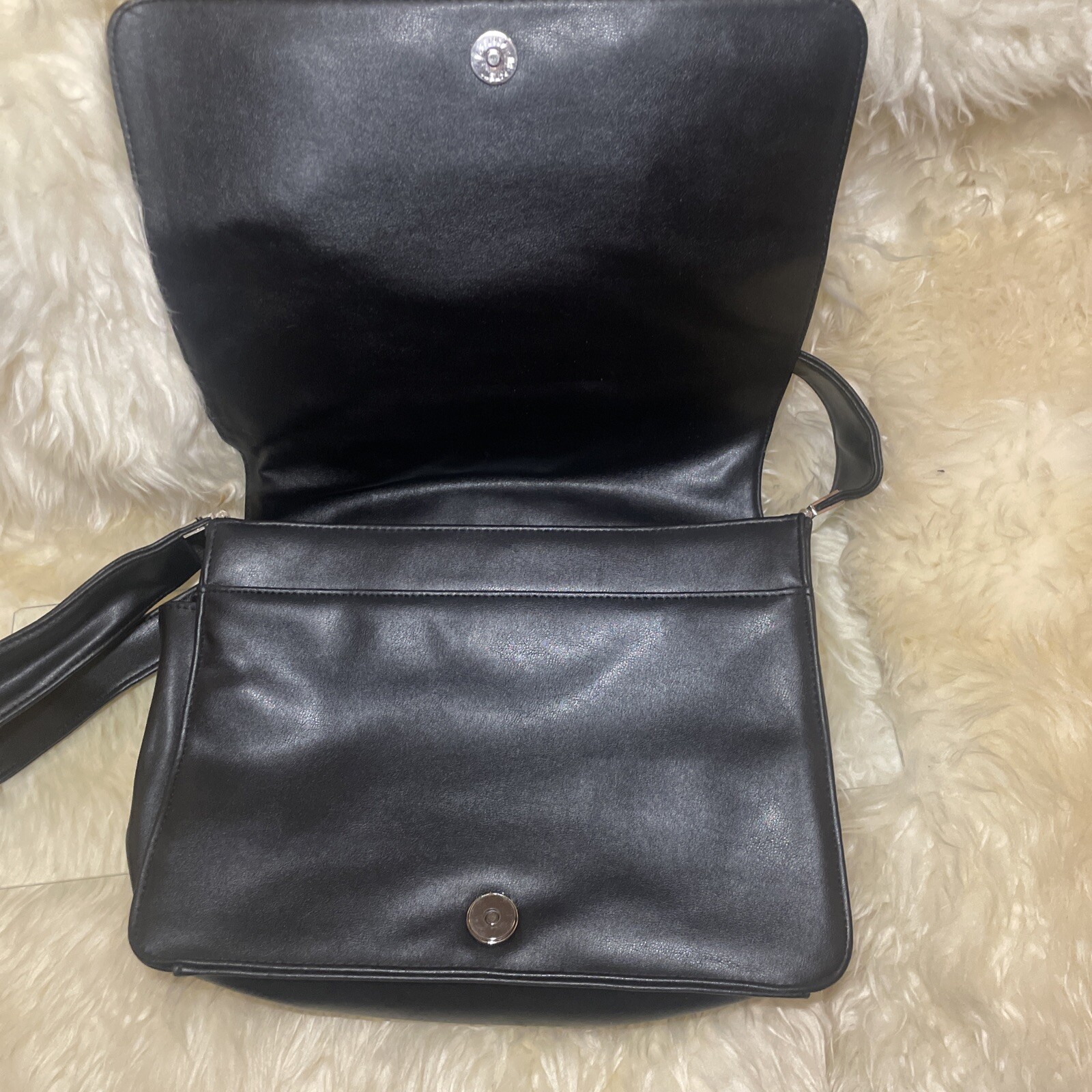 Worthington Black Bag 10x7x3 Classic Basic Zipper Side Pocket NEW w Out Tags