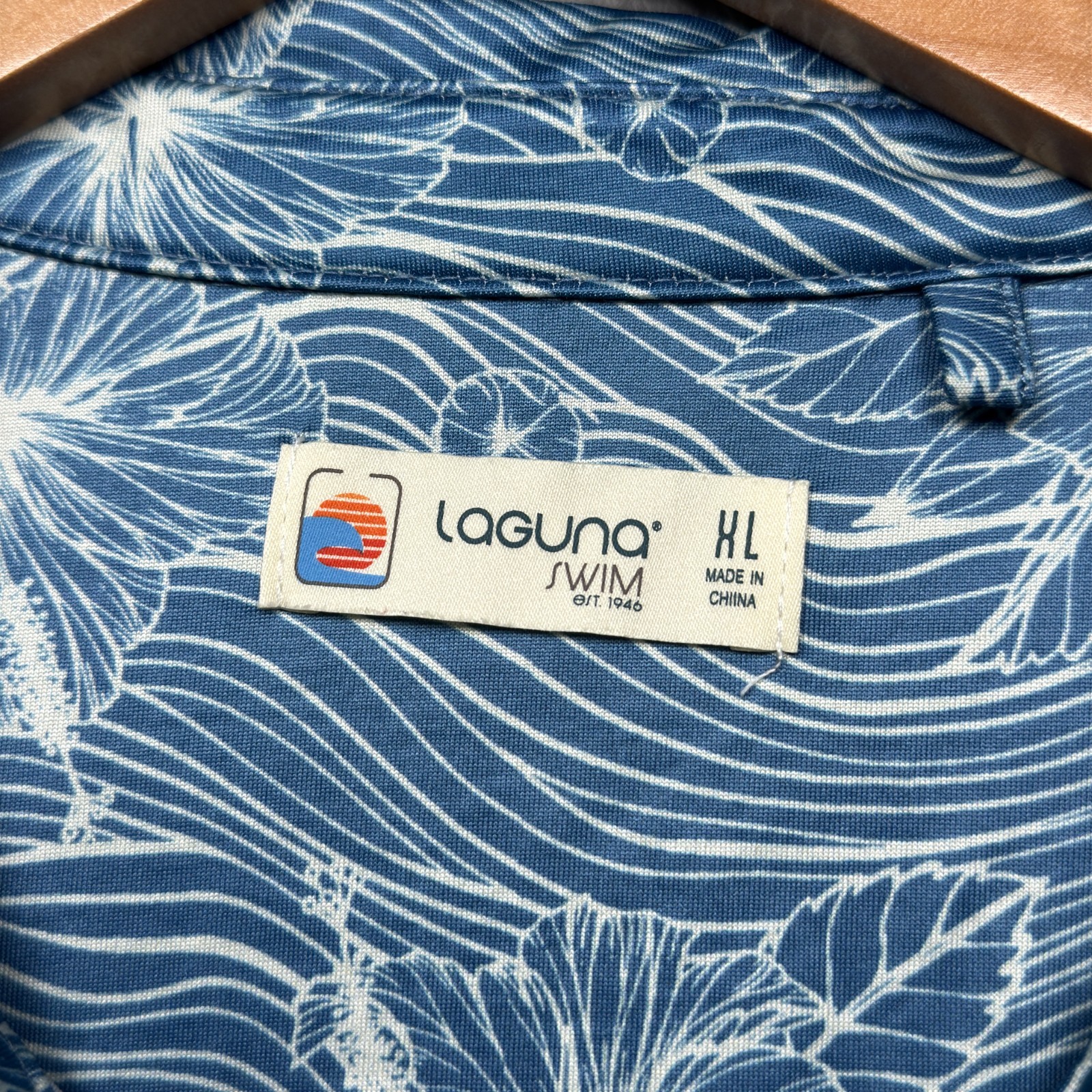 Laguna Swim Polo Shirt Men XL Blue Floral Tropical Hibiscus Stretch Short Sleeve