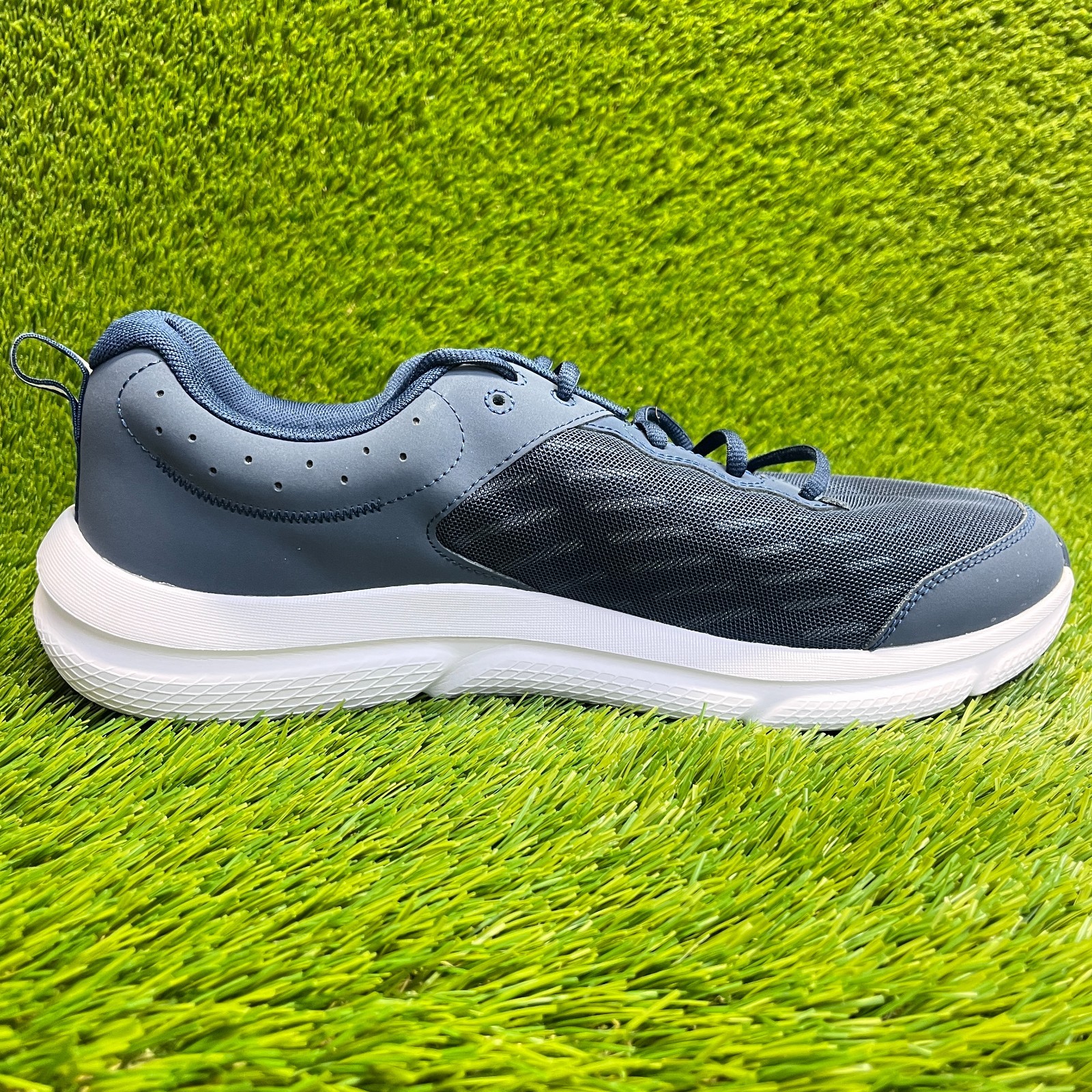 Under Armour Charged Assert 10 Mens Size 13 Blue White Athletic Running Shoes