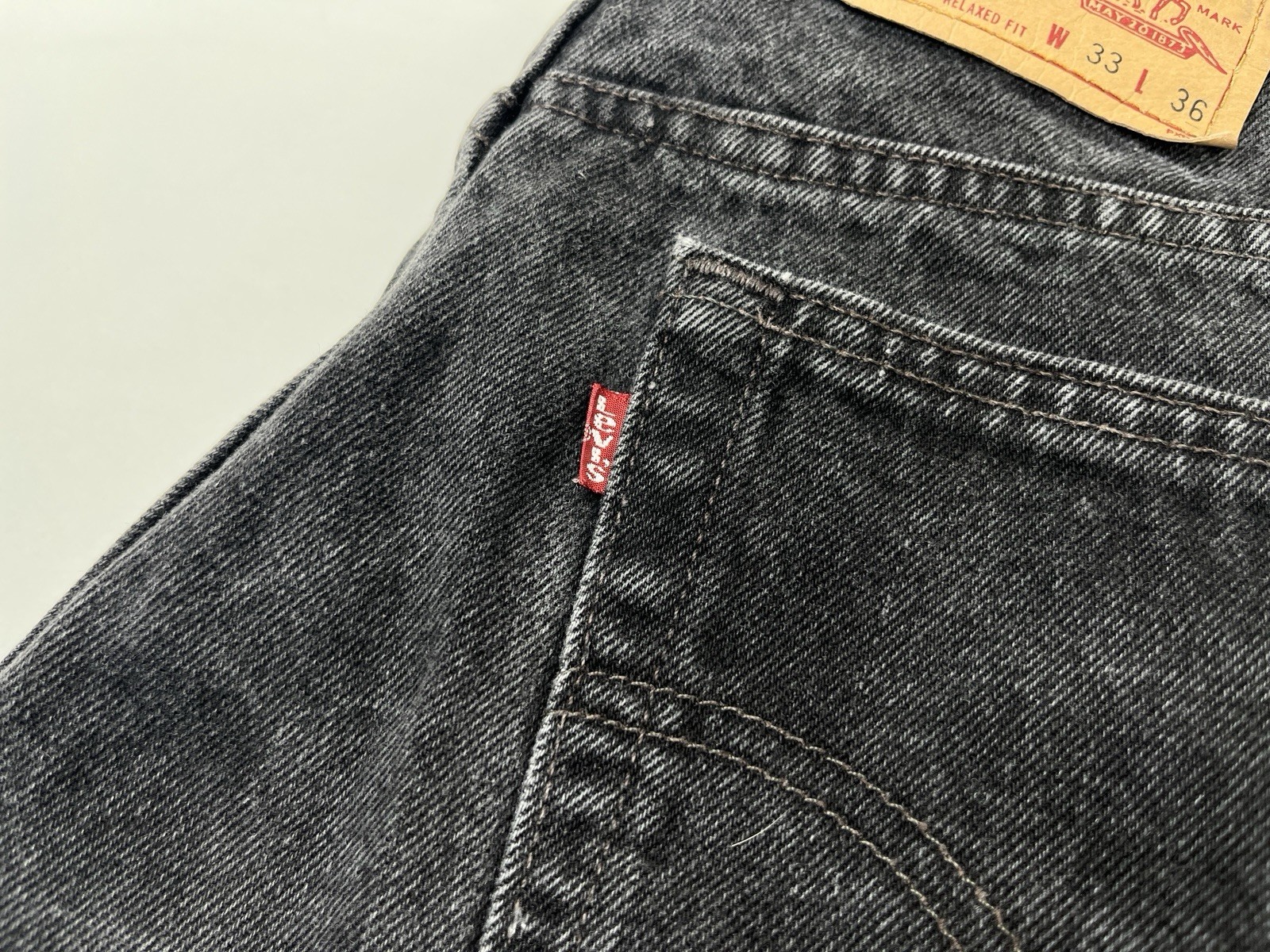 Vintage Levi’s 550 Men’s Black Denim Size 33×36 Relaxed Fit USA Made 90’s Jeans