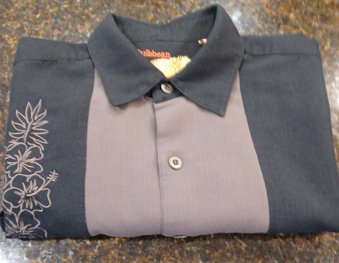 Caribbean Shirt Button Up Men’s Large Black Short Sleeve Shirt Rayon Blend