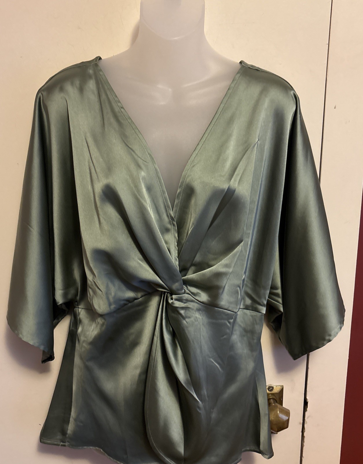 Pleione Satin Green Sz Large Blouse Front Twist short Sleeve Vneck Women’s