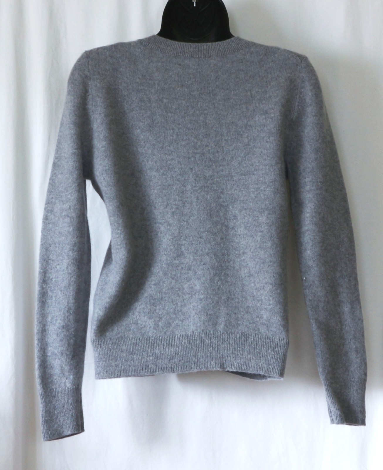 NORDSTROM Grey RndNck Cashmere Swtr Waist Length 35 In Chst 21 In Lng Sz M EXC