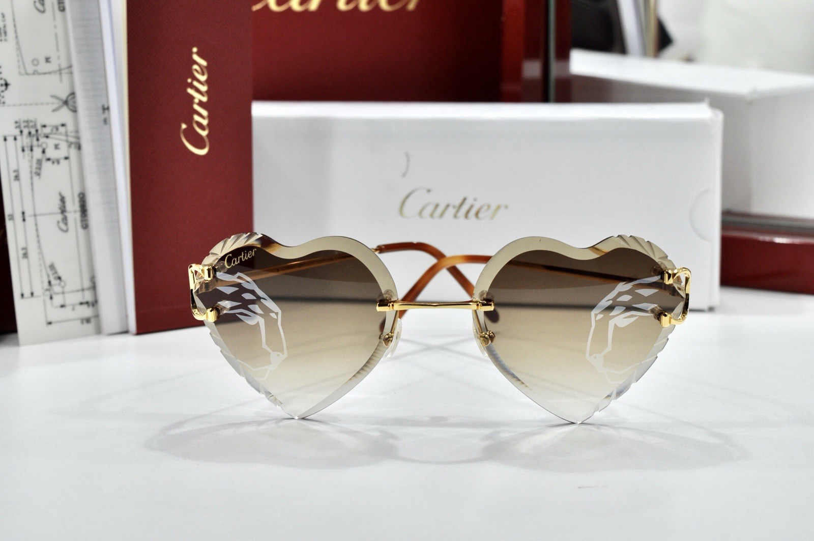 New Cartier rimless sunglasses glasses Diamond Cut heart decor Big C gold Frame