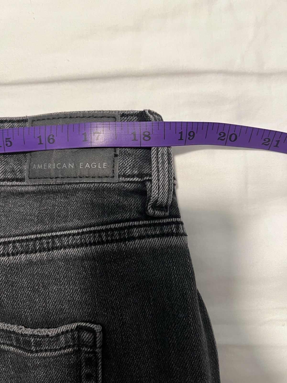 American Eagle Mom Jeans Women’s Size 16 Short Strigid Black