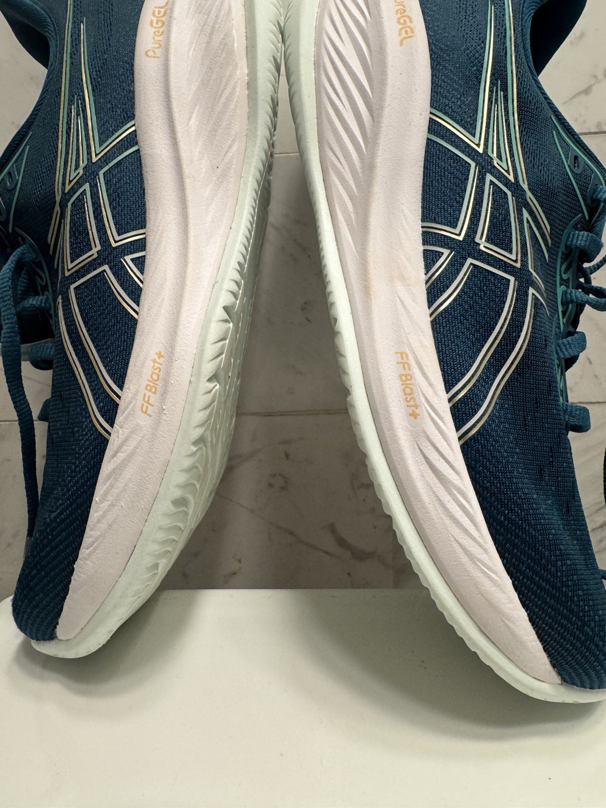 Asics Gel-Cumulus 26 1012B599 Women’s US 10.5 Sneakers Rich Teal Running Shoes