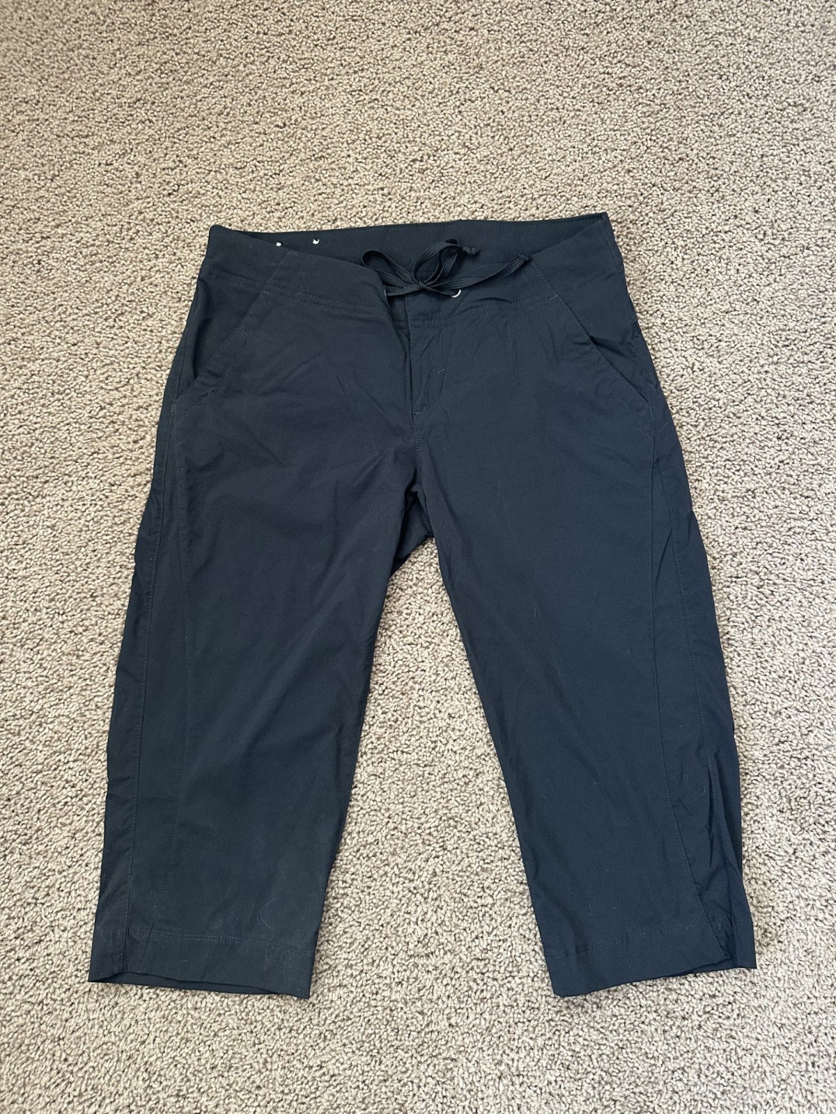 COLUMBIA Women’s CAPRI PANTS cropped size 4 black lightweight