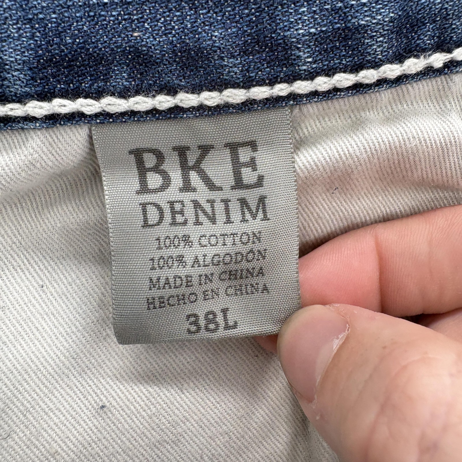 Buckle BKE Derek Straight Jeans Mens 38×34 Blue Wash Relaxed Distressed Denim
