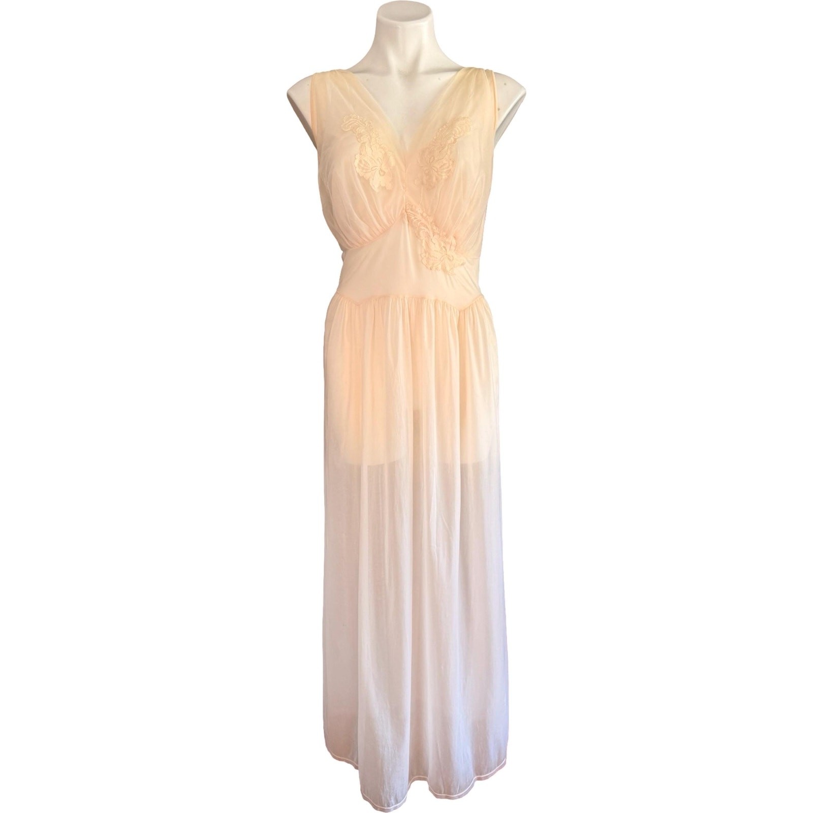 Vintage Vanity Fair 1950s Blush Chiffon Lace Applique Full Slip Size 42 (XL)